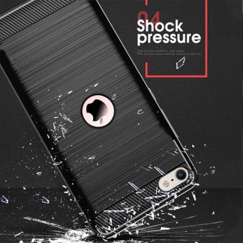 iphone-se-2020-carbonix-silikon-case-schwarz~2.jpg