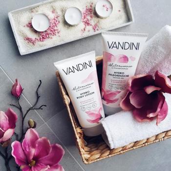 vandini-hydro-geschenkset-magnolienbluete-mandelmilch-1-stk-395095~7.jpg