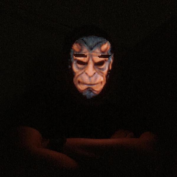 aai-mobile-led-facefusion-app-mask-417578~5.jpg